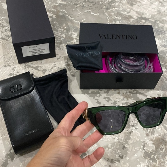 Authentic New Valentino V-Sette Emerald Gold Designer Sunglasses full inclusion!